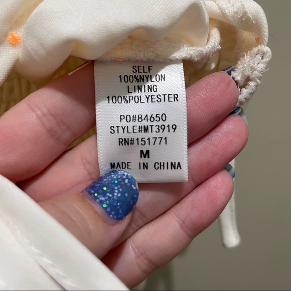 Le Lis Daisy Crop Top Size Medium - Picture 10 of 10